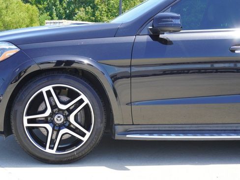 Used 2019 Mercedes-Benz GLS 550 4MATIC image 10