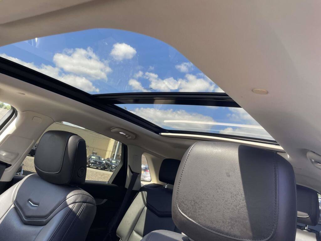 Used 2019 Cadillac XT5 Luxury AWD/4WD image 5