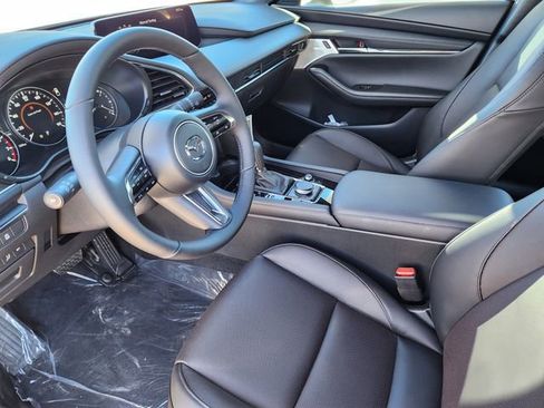 New 2026 MAZDA MAZDA3 Hatchback w/Premium Plus Pkg image 9