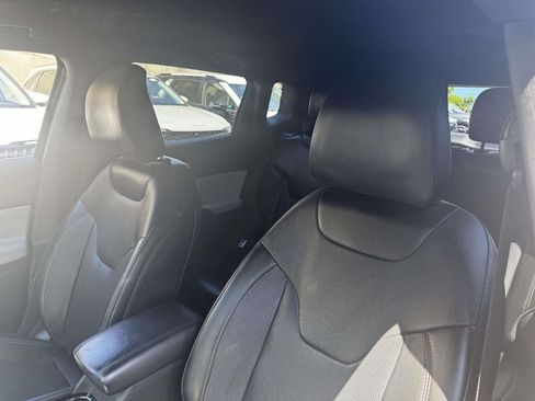 Used 2023 Jeep Compass Limited AWD/4WD image 18