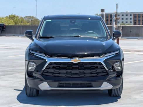 Used 2023 Chevrolet Blazer LT FWD image 2