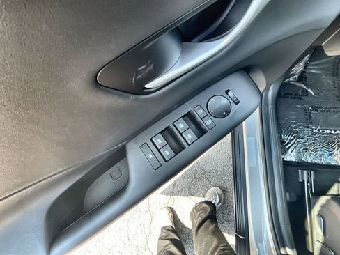 Used 2024 Hyundai Kona Limited image 13