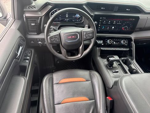 Used 2024 GMC Sierra 1500 AT4 w/ Technology Package AWD/4WD image 15