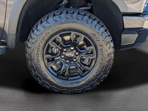 Used 2022 Chevrolet Silverado 1500 ZR2 w/ Technology Package image 11