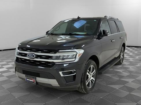 Used 2024 Ford Expedition Limited image 7