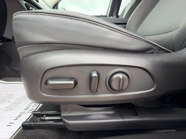 Used 2022 Buick Encore GX Select AWD/4WD image 13