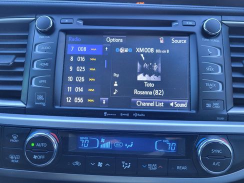 Used 2019 Toyota Highlander Limited Platinum image 29