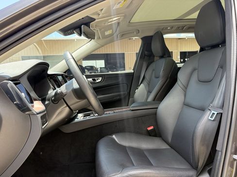 Used 2024 Volvo XC60 B5 Plus AWD/4WD image 12