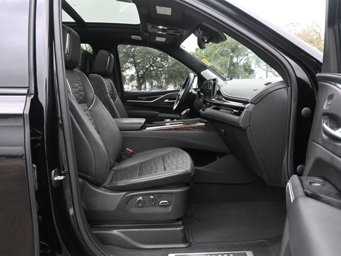 Certified 2023 Cadillac Escalade ESV Sport Platinum image 26