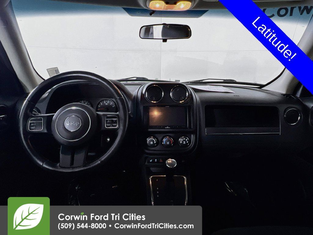 Used 2011 Jeep Patriot Latitude AWD/4WD image 7