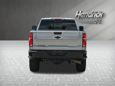 Used 2025 Chevrolet Silverado 2500 LTZ w/ LTZ Plus Package AWD/4WD image 8