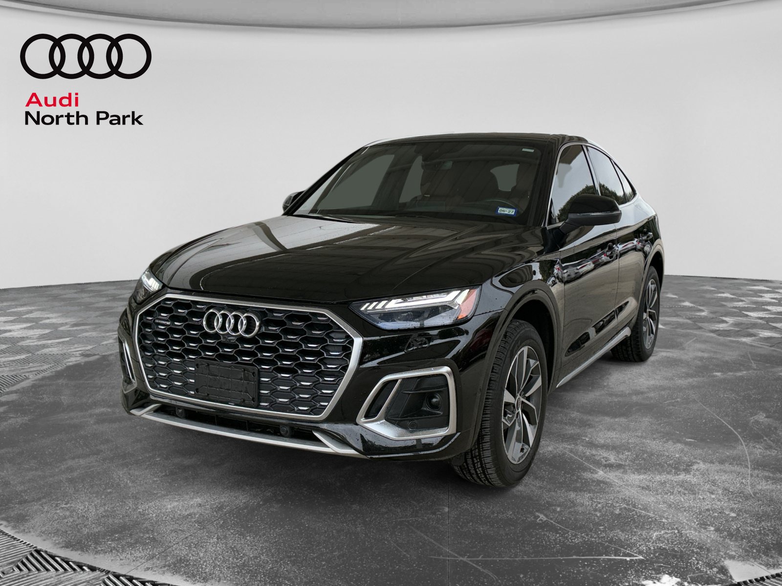 Used 2023 Audi Q5 2.0T Prestige w/ Prestige Package AWD/4WD image 1