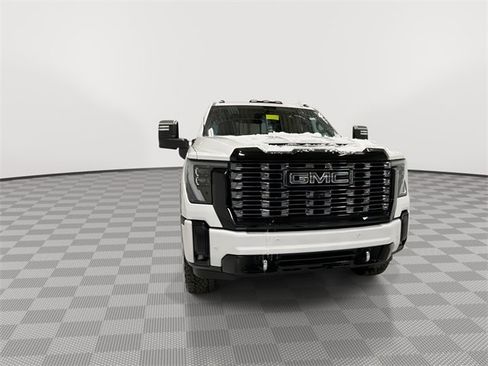 Certified 2025 GMC Sierra 2500 Denali Ultimate w/ Max Trailering Package image 2