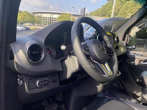 New 2024 Mercedes-Benz Sprinter 3500 image 28