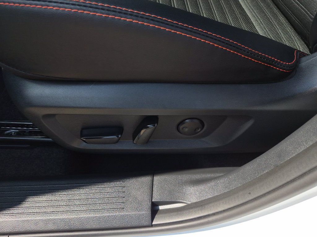 Certified 2026 Nissan Rogue SV AWD/4WD image 20