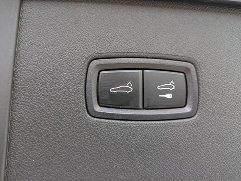 Used 2024 Porsche Cayenne AWD/4WD image 12