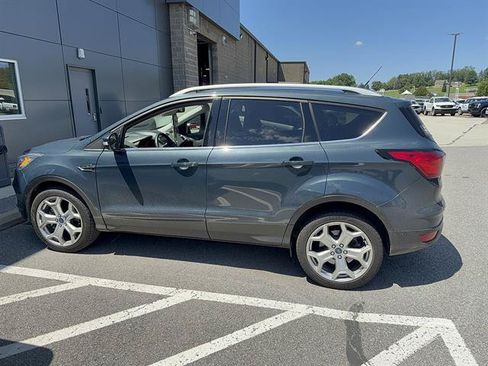 Used 2019 Ford Escape Titanium AWD/4WD image 2