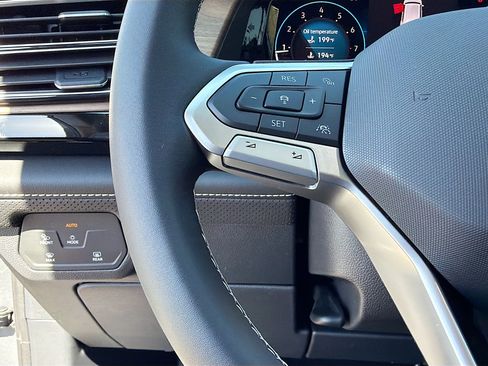New 2026 Volkswagen Atlas SE FWD image 39