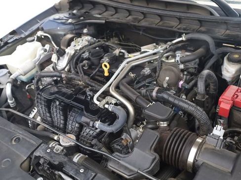 Used 2025 Nissan Altima 2.5 SR FWD image 8