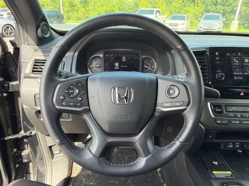 Used 2025 Honda Passport EX-L image 14