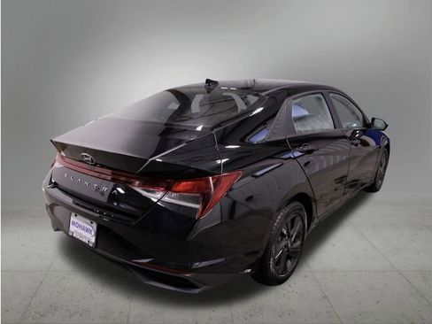 Used 2023 Hyundai Elantra SEL image 8
