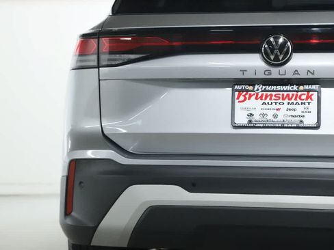 Certified 2026 Volkswagen Tiguan S FWD image 41