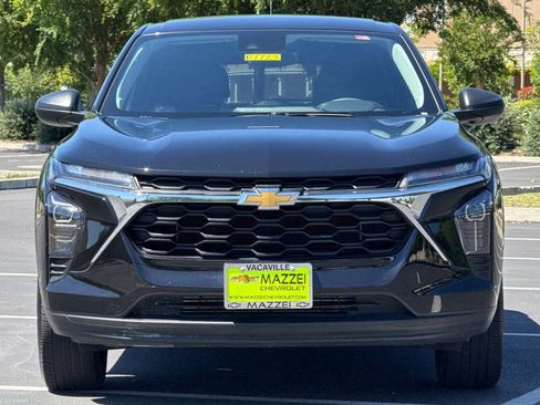 Used 2025 Chevrolet Trax LS FWD image 7