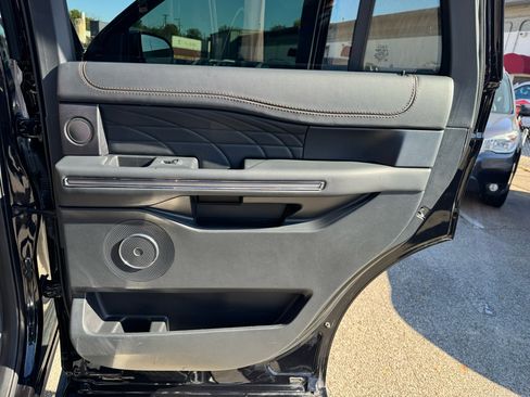 Used 2022 Ford Expedition Platinum image 21