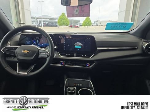Used 2026 Chevrolet Equinox LT w/ Convenience Package II AWD/4WD image 13