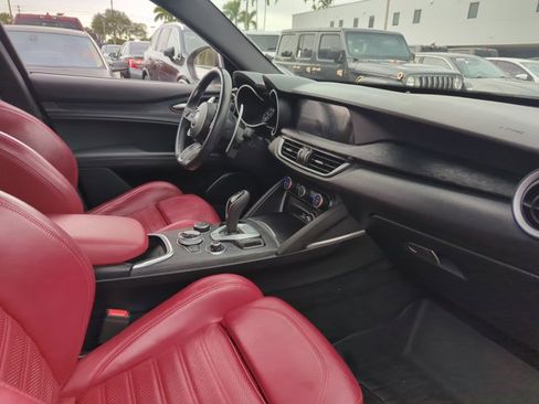 Used 2022 Alfa Romeo Stelvio Sprint image 20