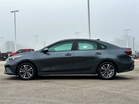 Used 2024 Kia Forte LXS image 5