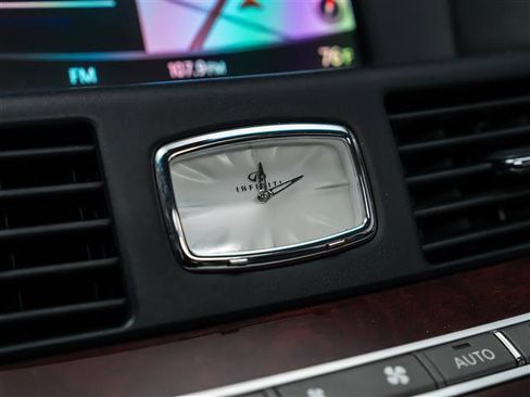 Used 2018 INFINITI Q70 L 3.7 image 26