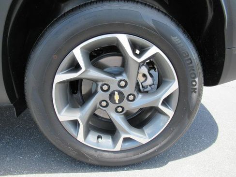 Used 2025 Chevrolet Trax LT w/ Driver Confidence Package FWD image 8