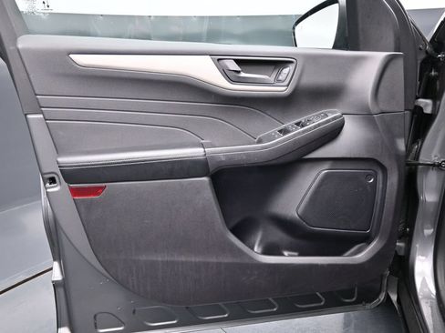 Used 2022 Ford Escape SE w/ SE Sport Appearance Package FWD image 10