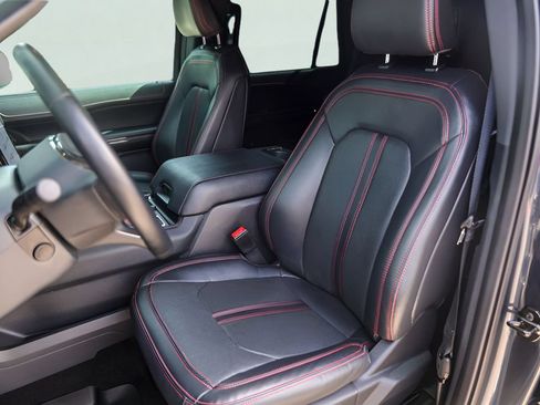 Used 2023 Ford Expedition Limited RWD image 9