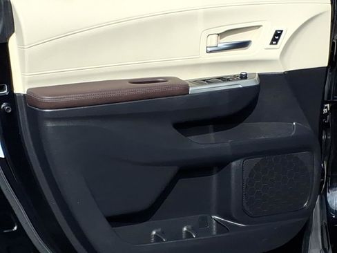 Certified 2023 Toyota Sienna Platinum image 14