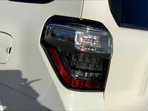 Used 2019 Toyota 4Runner SR5 image 28