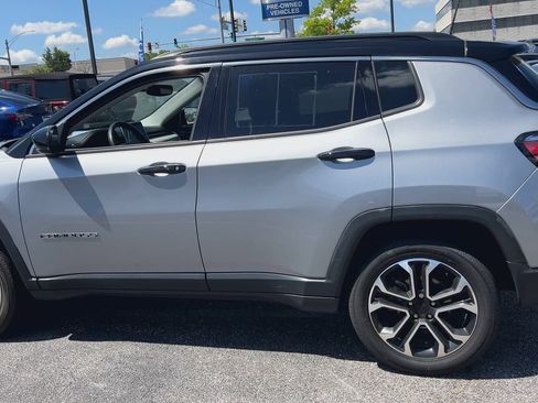Used 2022 Jeep Compass Limited AWD/4WD image 8