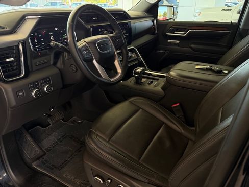 Used 2025 GMC Sierra 1500 Denali w/ Denali Reserve Package AWD/4WD image 10