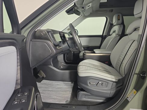 Used 2023 Rivian R1S Launch Edition AWD/4WD image 20