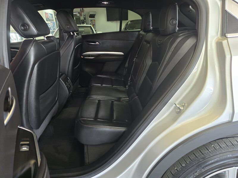 Used 2020 Cadillac XT4 Premium Luxury FWD image 12