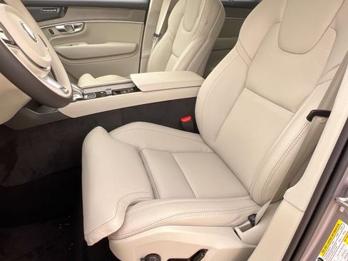 New 2026 Volvo XC90 B5 Ultra w/ Protection Package Premier image 13