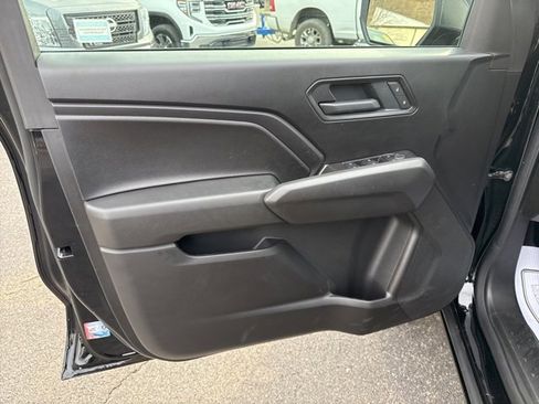 Used 2025 Chevrolet Colorado Trail Boss image 17