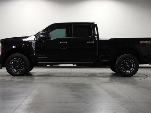 Used 2023 Ford F350 Platinum image 7