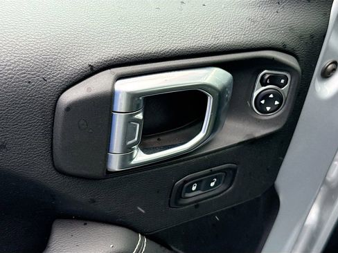 Used 2023 Jeep Wrangler Unlimited Sahara w/ Safety Group AWD/4WD image 19