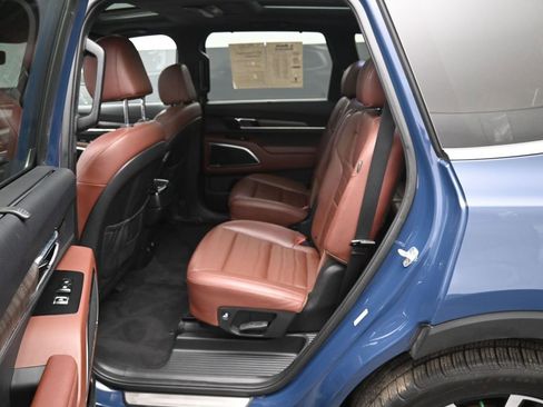 Used 2023 Kia Telluride SX Prestige AWD/4WD image 35
