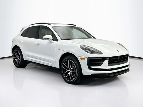 Used 2026 Porsche Macan AWD/4WD image 9