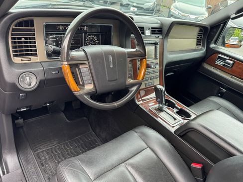 Used 2012 Lincoln Navigator L 4WD image 10