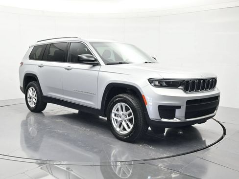 Used 2024 Jeep Grand Cherokee L Laredo RWD image 3