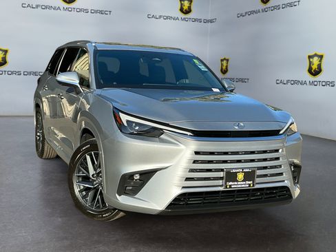 Used 2025 Lexus TX 350 FWD image 3